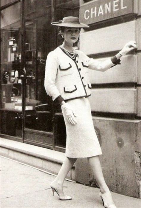 coco chanel suit history|chanel original tweed jacket 1954.